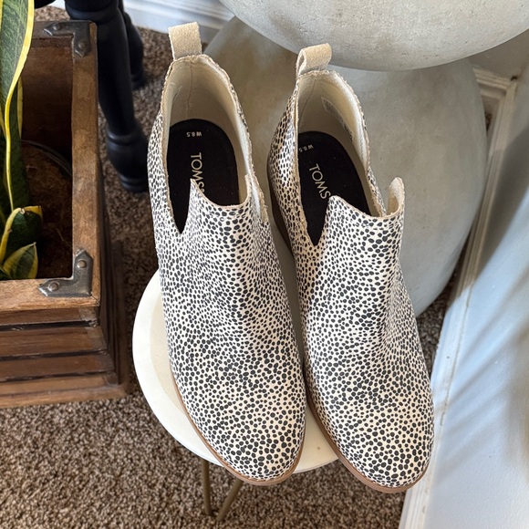 Toms Black and Cream Speckled Ankle Booties - Picture 13 of 14